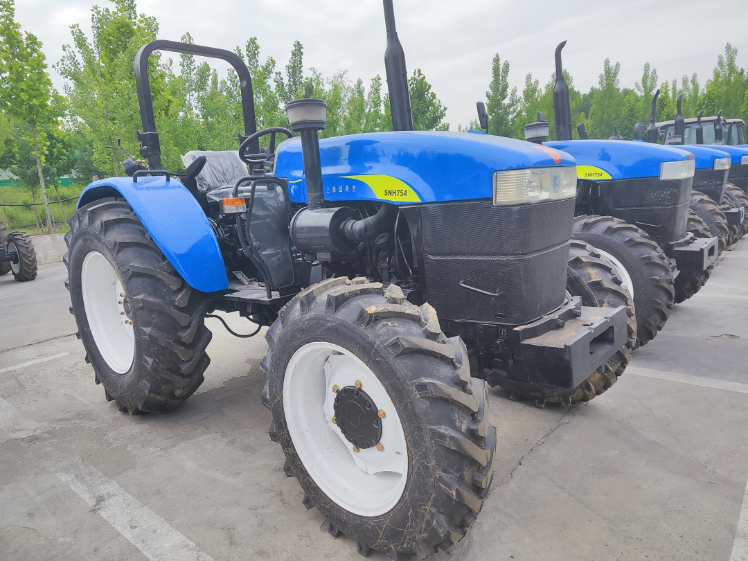 SNH754 75HP used New Holland tractor rear three point linkage SNH754 75HP used New Holland 754 tractor rear linkage and PTO
