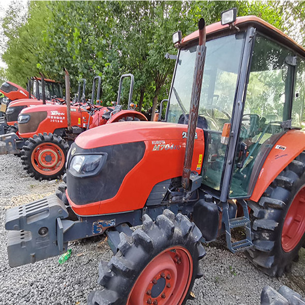 Kubota M704KQ 70HP used tractor with cabin for overseas buyers